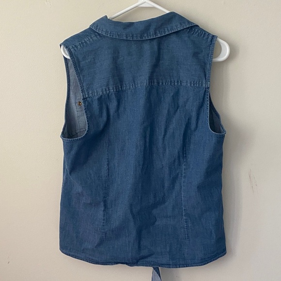 Anne Klein Denim Blue Sleeveless Button-Down Shirt - Picture 6 of 6